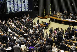 Votação sobre maioridade penal gera protesto na Câmara dos Deputados