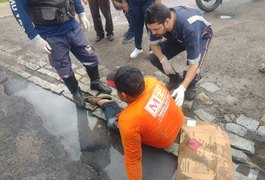 Acidente envolvendo veículo de passeio e motocicleta deixa uma pessoa ferida, em Arapiraca