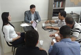 Defensoria Pública de Alagoas recebe comissão de motoristas de Uber