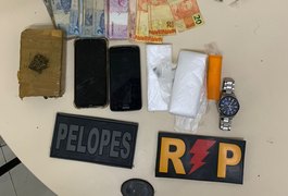 Trio tenta fugir da polícia pulando muros, mas é preso com crack e maconha no Sertão de AL
