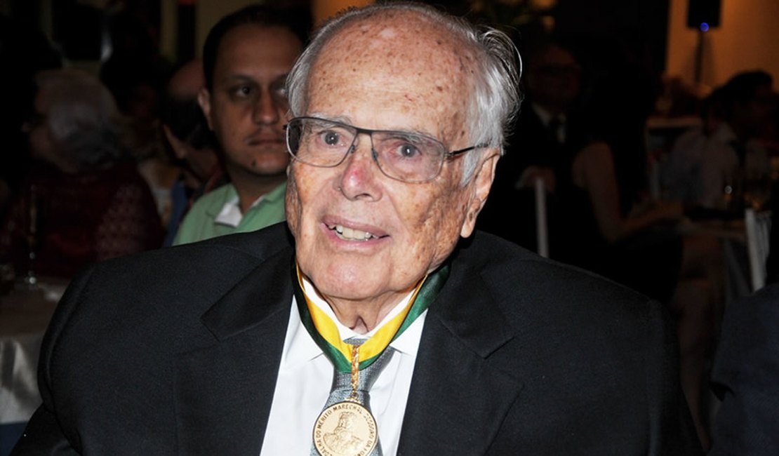 Empresário alagoano Carlos Lyra morre aos 92 anos