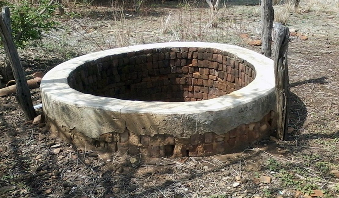 Criança de 3 anos cai dentro de cacimba em Arapiraca