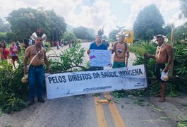 Índios fecham rodovia alagoana contra municipalização da saúde