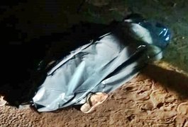 Gestante morre após acidente entre motocicleta e caminhão de transporte de cana