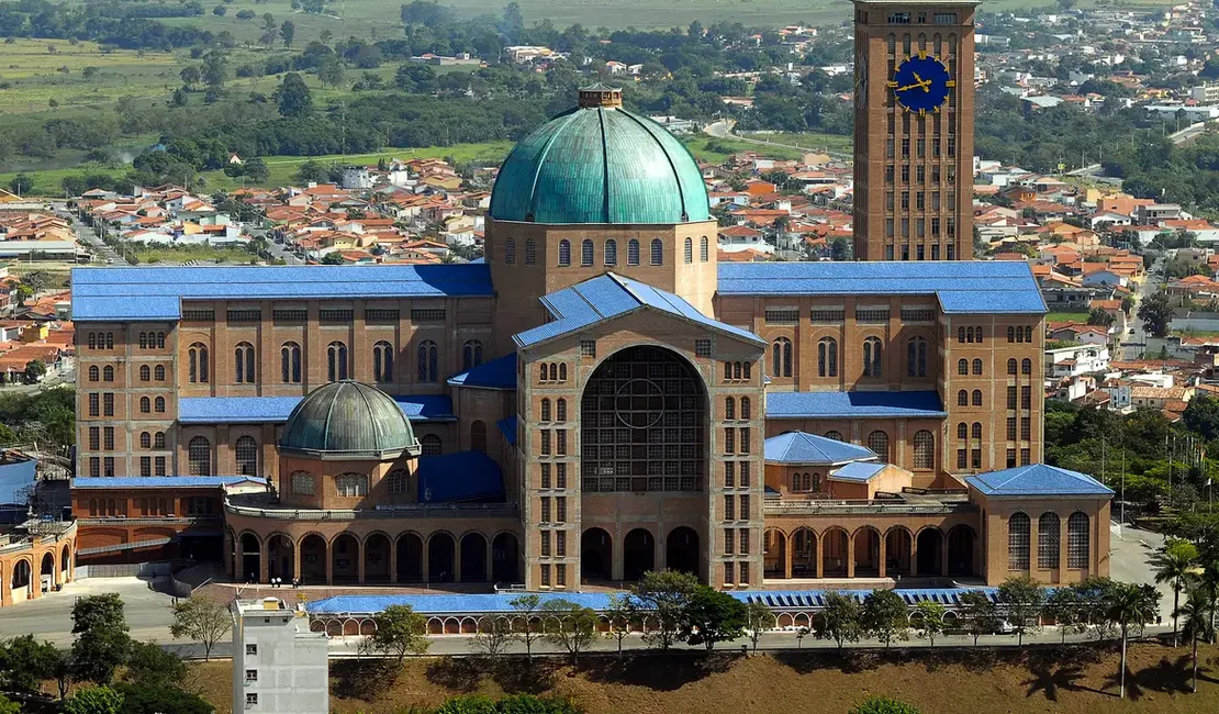 Santuário de Aparecida terá missas, consagração e procissão no feriado