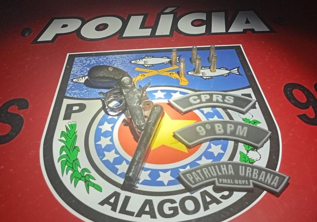 Homem é preso com garrucha e munições durante patrulhamento, na AL 145, em Pariconha