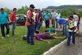 Colisão entre carro e moto deixa feridos na BR 101 em São Miguel dos Campos