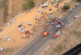 Grave acidente deixa ex-candidato a prefeito morto e PM ferido no Agreste