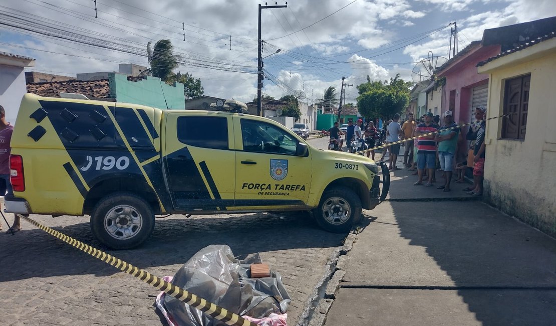 Jovem é executado a tiros em via pública no Agreste alagoano