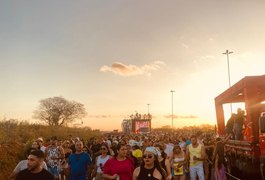 VÍDEO: Bell Marques arrasta multidão no aniversário de 99 anos de Arapiraca