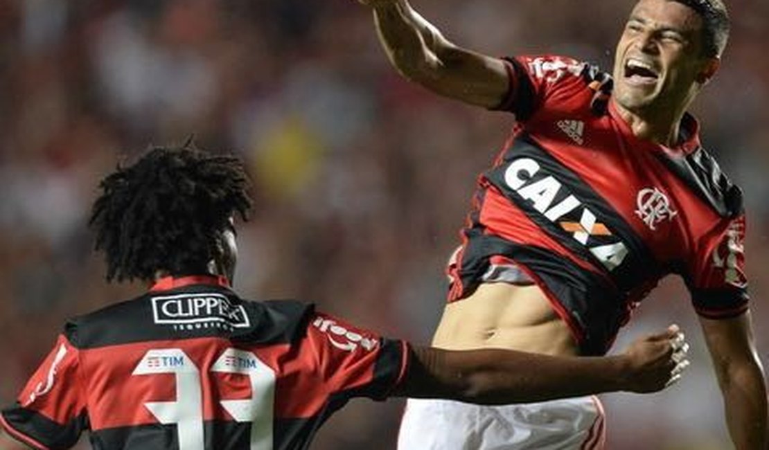 Ederson desencanta, e Flamengo vence o Inter: 1 a 0 em Cariacica