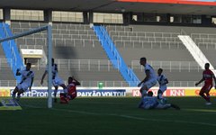 CRB enfrentou a Ponte Preta no Rei Pelé