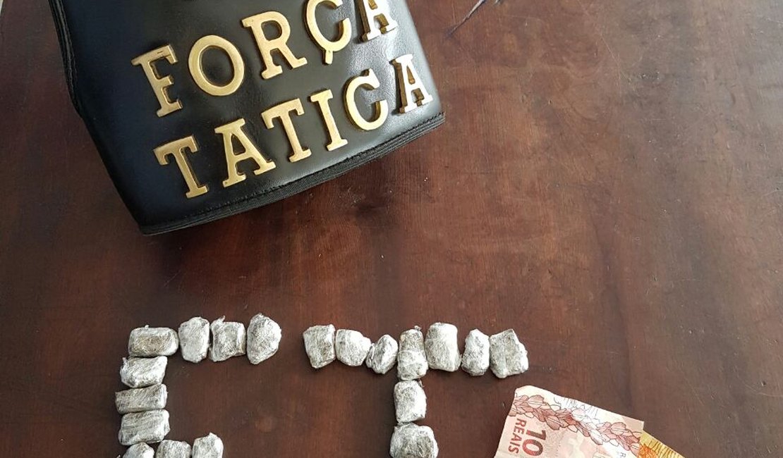 Jovem é detido com 27 bombinhas de maconha em Arapiraca