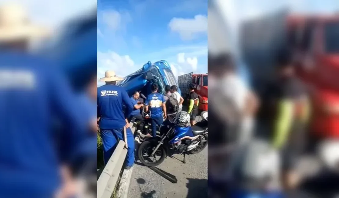 Homem fica ferido após tombamento de carreta em rodovia de Alagoas