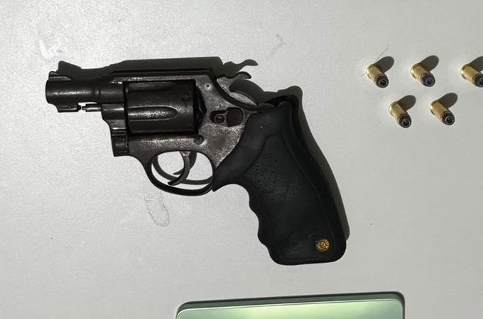 Homem suspeito de disparo e ameaça em Limoeiro de Anadia é preso escondido em casa paroquial