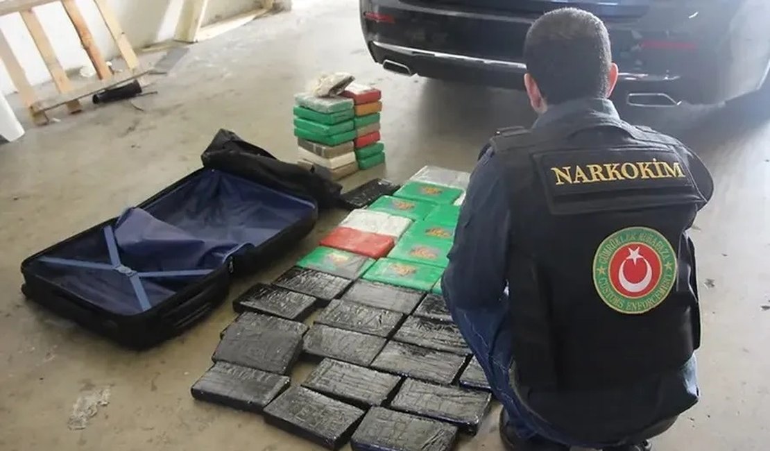 Carro da Embaixada do Brasil na Bulgária é encontrado com 55kg de cocaína na fronteira com a Turquia