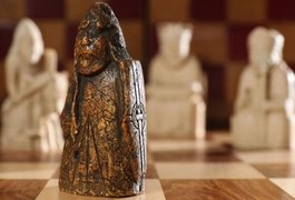 Peça de xadrez é leiloada por R$3,6 milhões
