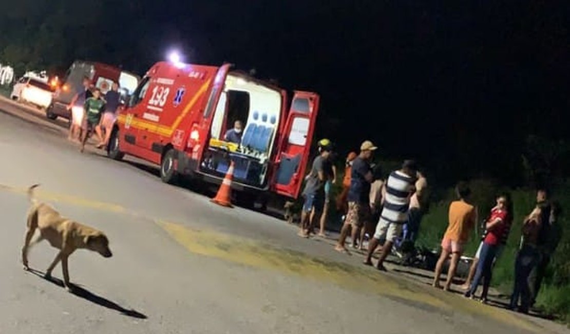 Motociclista morre ao cair em quebra-molas e bater a cabeça na pista, em São José da Tapera