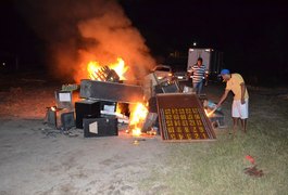 Caça-níqueis são incinerados pela PC em São Miguel dos Campos