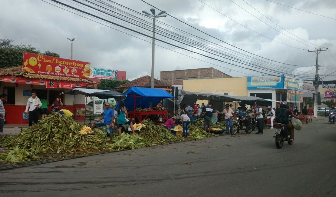 Vendas de milho aquecem a véspera de São João em Arapiraca