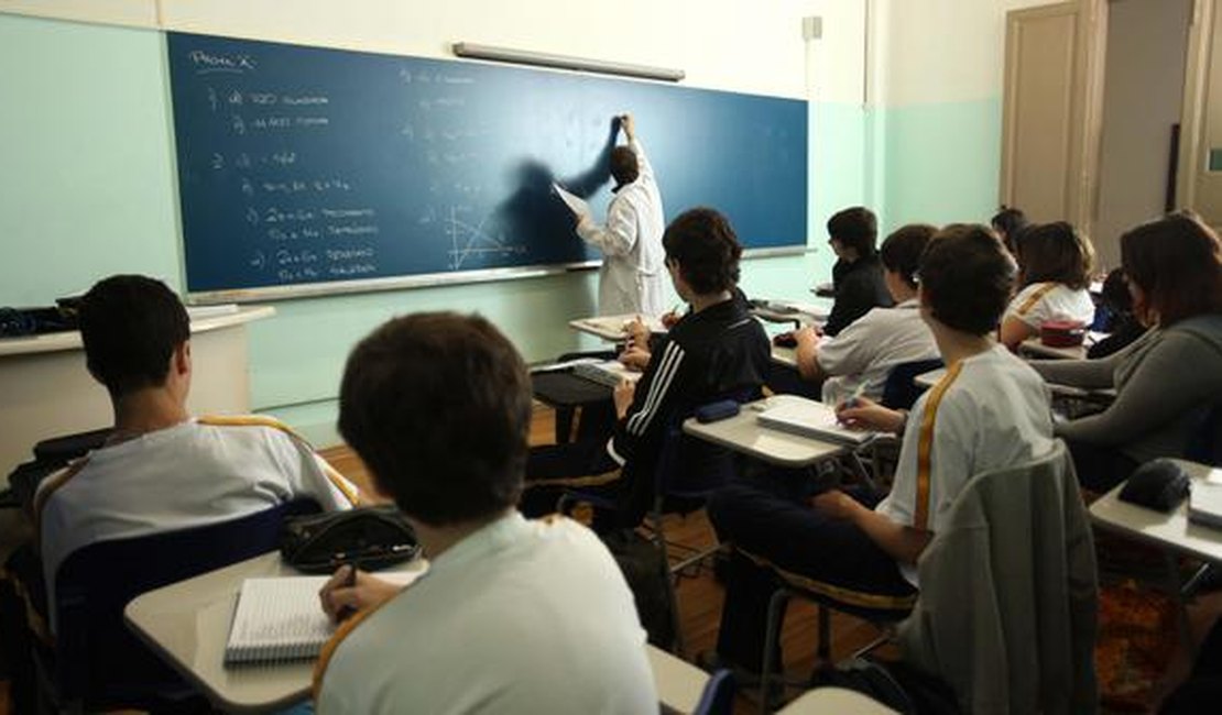 Alunos surdos são prejudicados com a falta de intérpretes nas escolas em Arapiraca