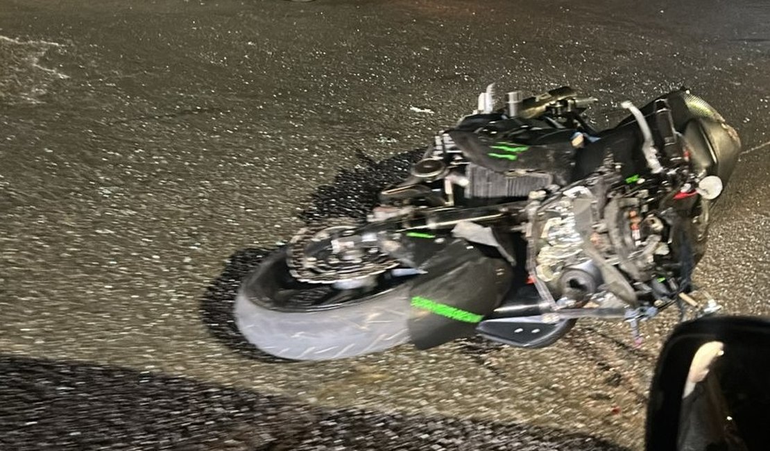 Colisão entre moto e carro deixa feridos na AL-115, em Arapiraca