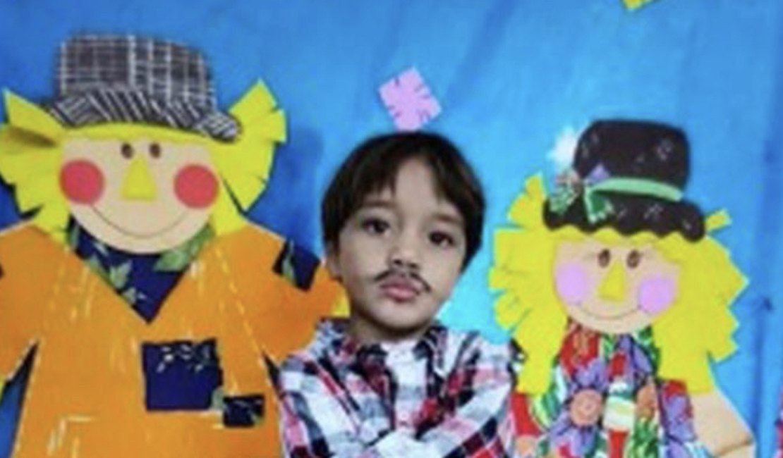 Um dia antes do aniversário, criança morre após cair em piscina e se afogar, em Alagoas