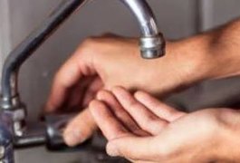 Vazamento em adutora deixa abastecimento de municípios alagoanos deficiente