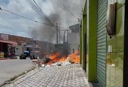 Após surto, homem provoca incêndio em via pública no interior de Alagoas