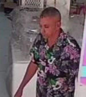 Câmeras flagram homem furtando notebook de loja no Centro de Arapiraca; veja o vídeo