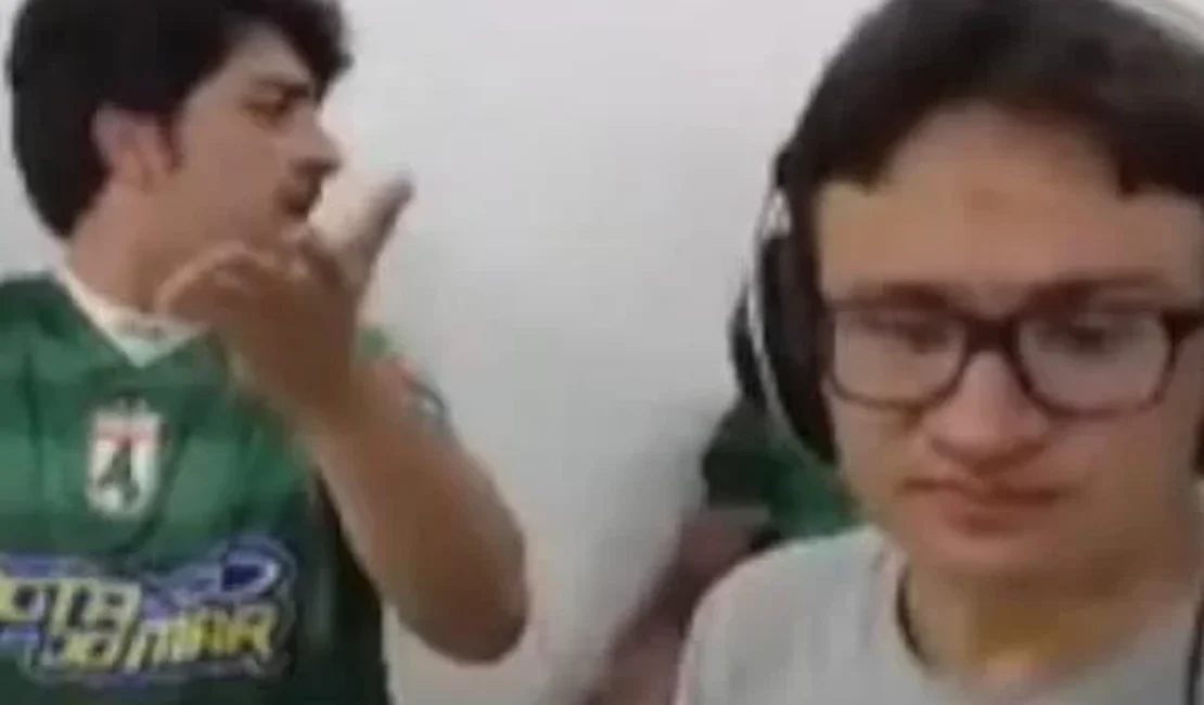 VÍDEO: Irmão de prefeito troca socos com comentarista de rádio durante transmissão de jogo na Paraíba