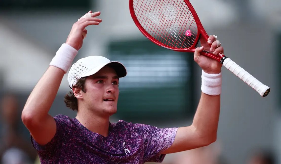 João Fonseca elimina Djokovic em Roland Garros com vitória épica