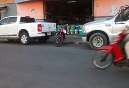 Bandidos roubam estabelecimento no Centro de Arapiraca