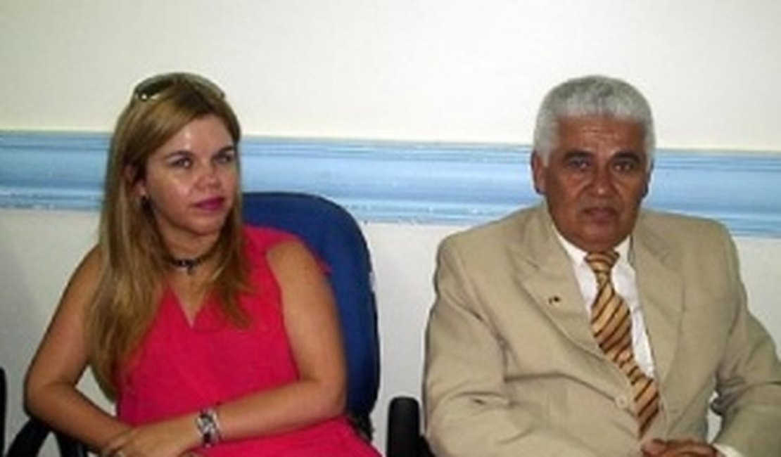 Carro de ex-vereadora do Pilar é alvo de disparos de arma de fogo