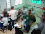 Professor é indiciado por injúria racial após associar aluno negro a chimpanzé em sala de aula, em Maceió