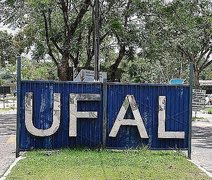 Ufal lança editais de concurso para cargo de professor, com salários de até R$ 9,6 mil