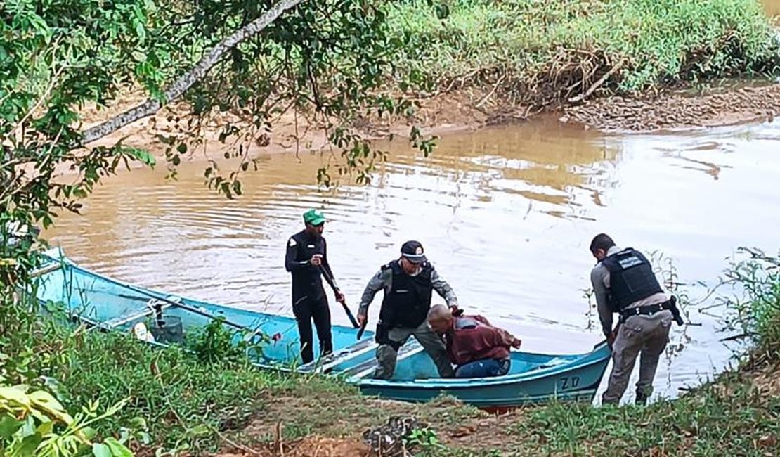 Vídeo mostra momento que criança de 10 anos sequestrada por tio foi resgatada, no interior de Alagoas