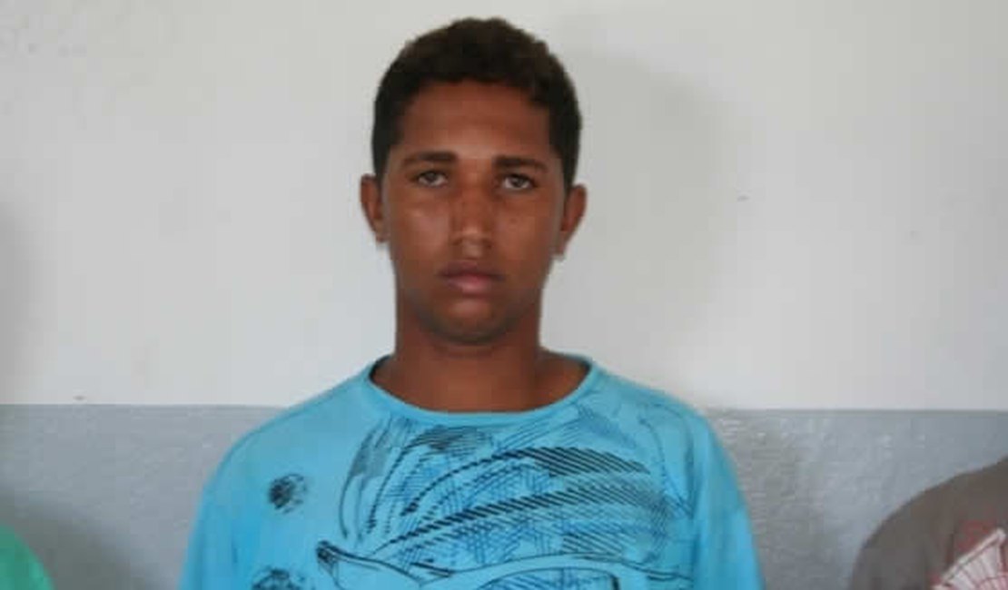 Jovem é assassinado a tiros na parte alta de Penedo
