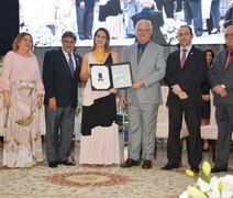 Arapiraquense é homenageada pelo Conselho Federal de Farmácia em Brasília