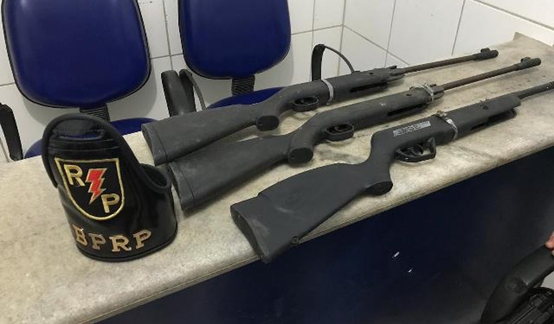 Polícia prende dois e apreende dois menores por assalto no Benedito Bentes, em Maceió