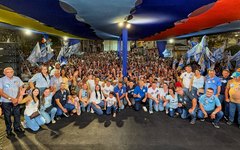 Dário Roberto mobiliza multidão em Feira Grande em grande caminhada de apoio a Lucas Barbosa e Alvinho Lira