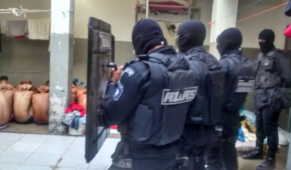 Pelopes realiza revista na Casa de Custódia de Arapiraca e descobre plano de fuga de detentos