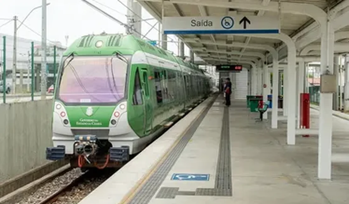 Homem é preso após ser flagrado se masturbando no metrô de Fortaleza
