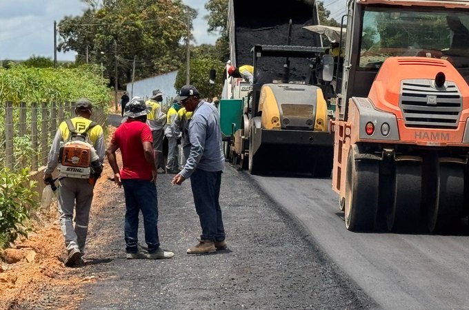 Prefeitura de São Sebastião intensifica obras de pavimentação dos acessos das comunidades rurais