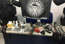PM prende suspeito e apreende menor em posse de armas e drogas em Rio Largo