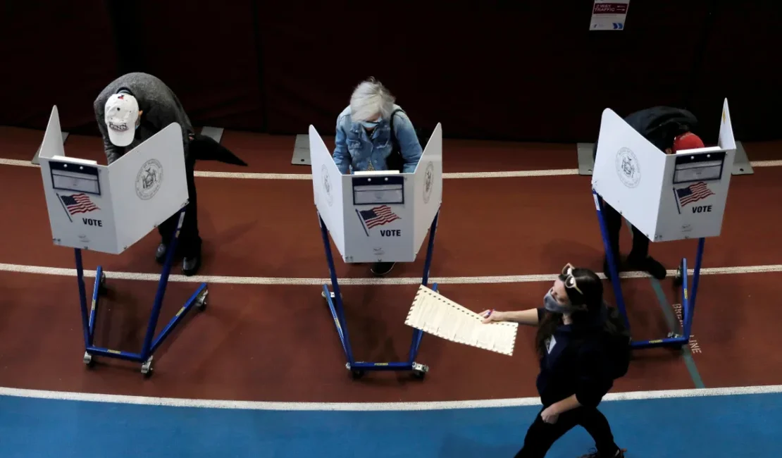 Democratas lideram disputa pelo Congresso dos EUA com 10 pontos
