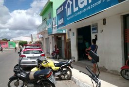 Criminosos tentam assaltar Caixa Aqui e clientes acabam sendo alvos