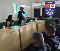 Professor da UFAL ministra palestra sobre educação financeira para militares do 3° BPM