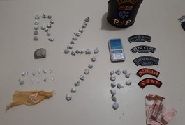 Homem de 33 anos é preso por tráfico de drogas no mercado público, em São Miguel dos Campos