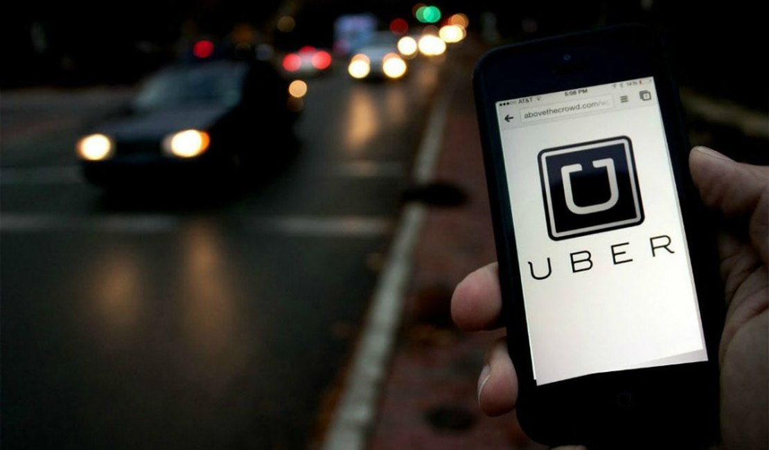 Câmara aprova projeto que regula Uber, mas emenda inviabiliza serviço